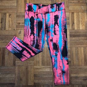 Fabletics leggings capri style. Size M.